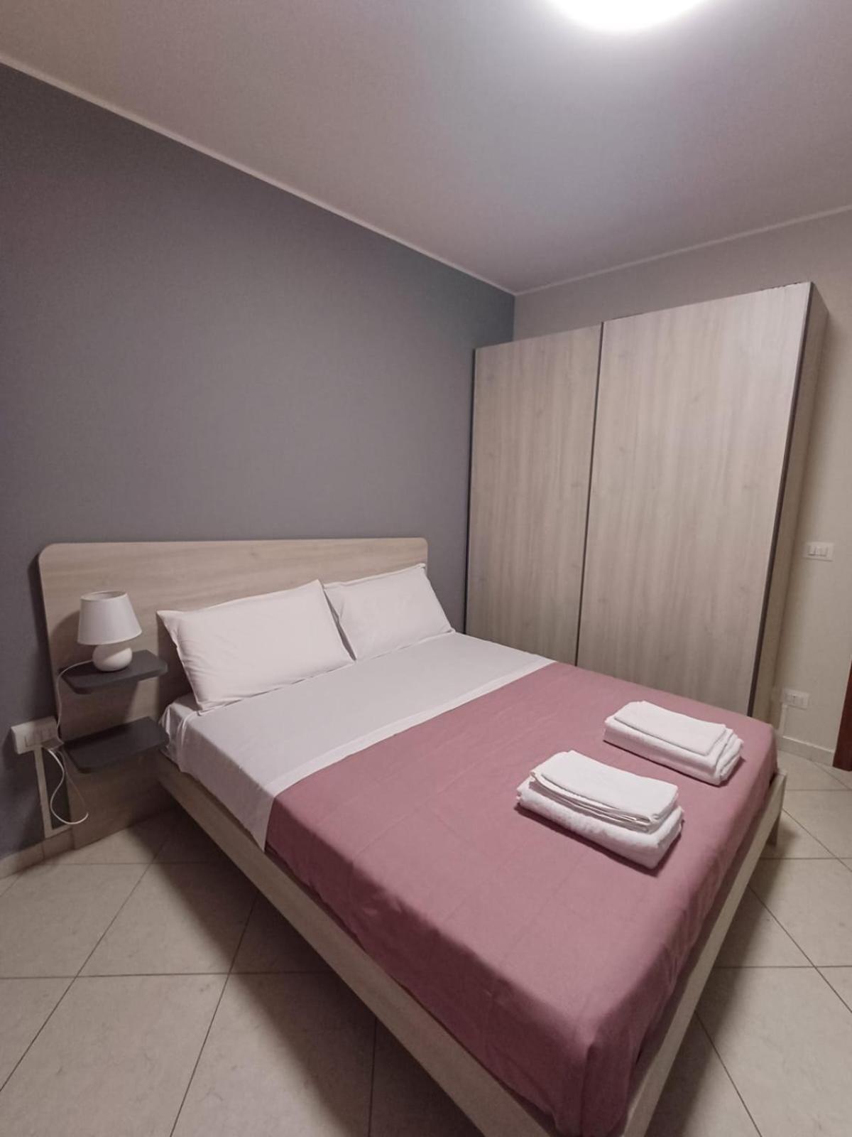 Affitta Camere Gold Barletta Esterno foto
