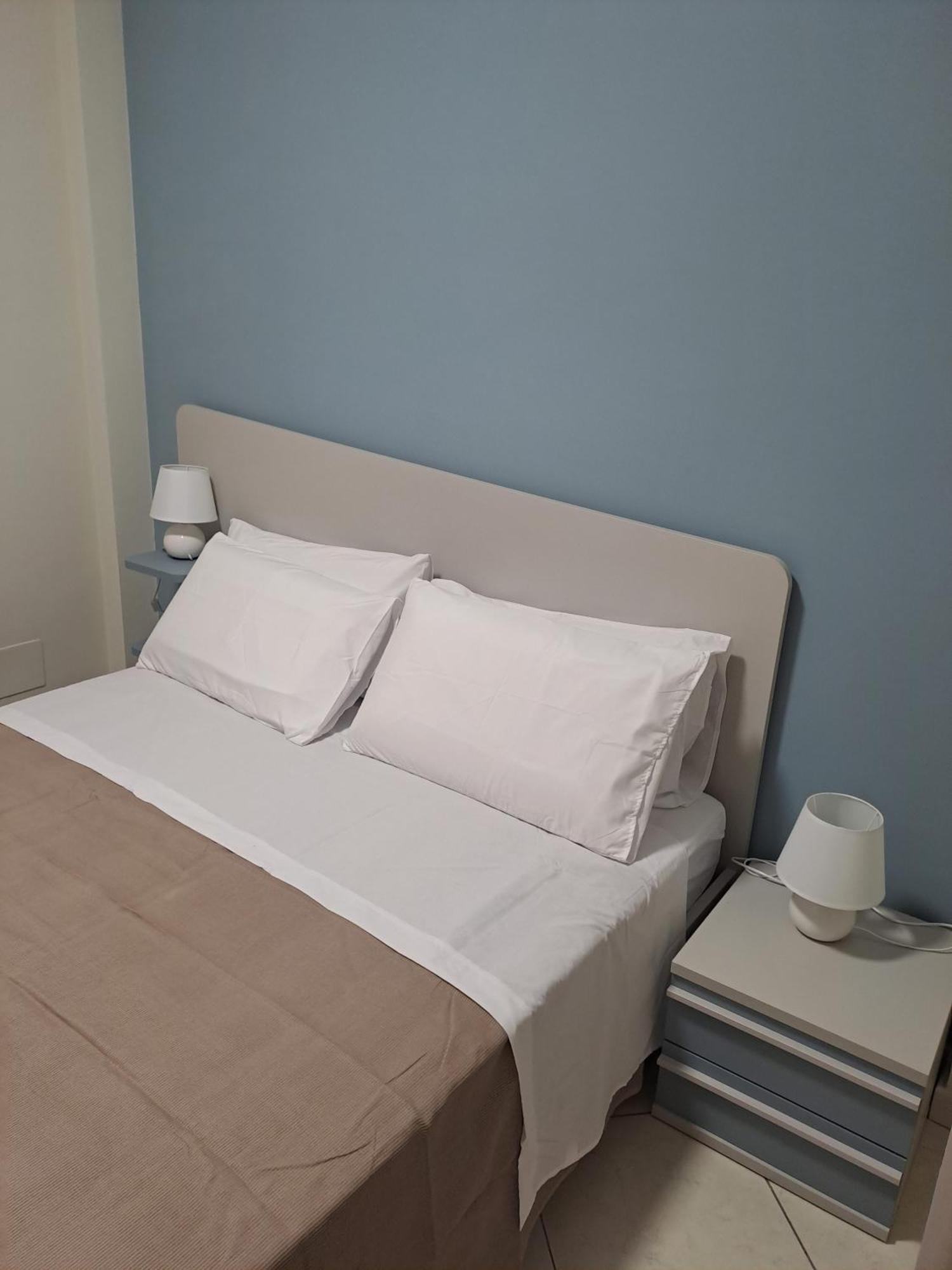 Affitta Camere Gold Barletta Esterno foto